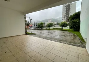 Foto 1 de Sala Comercial com 2 Quartos para alugar, 621m² em Centro, Jaraguá do Sul