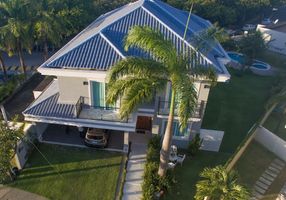 Casa com 5 Quartos à venda, 440m² em Parque Do Jiqui, Parnamirim - imagem 1 Foto 1 de Casa com 5 Quartos à venda, 440m² em Parque Do Jiqui, Parnamirim