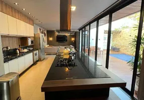 Foto 1 de Casa com 3 Quartos à venda, 295m² em Jardim Califórnia, Cuiabá