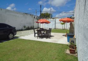 Casa na Rua Desembargador Avelar, 1164, Cidade dos Funcionários em  Fortaleza, por R$ 350.000 - Viva Real