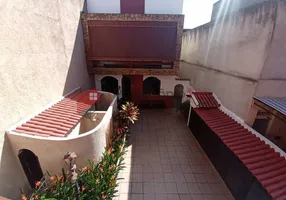 Foto 1 de Casa com 5 Quartos à venda, 298m² em Irajá, Rio de Janeiro