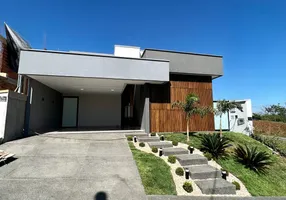 Foto 1 de Casa de Condomínio com 4 Quartos à venda, 150m² em Jardins Bolonha, Senador Canedo