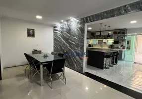 Foto 1 de Casa de Condomínio com 4 Quartos à venda, 220m² em Luzardo Viana, Maracanaú