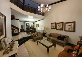 Foto 1 de Casa com 4 Quartos à venda, 380m² em Estreito, Florianópolis