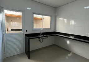 Foto 1 de Casa com 2 Quartos à venda, 70m² em Itacaranha, Salvador