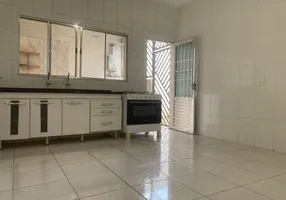 Foto 1 de Casa com 2 Quartos para alugar, 110m² em Jardim Celeste, São Paulo