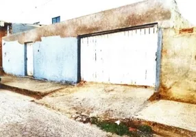 Foto 1 de Casa com 2 Quartos à venda, 200m² em Centro, João Pinheiro