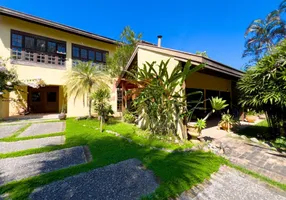 Foto 1 de Casa de Condomínio com 6 Quartos à venda, 480m² em Loteamento Recanto Sandra, Caraguatatuba