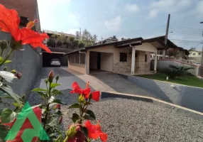 Foto 1 de Casa com 3 Quartos para alugar, 132m² em Salto Norte, Blumenau