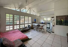 Foto 1 de Casa com 3 Quartos à venda, 196m² em Nova Fazendinha, Carapicuíba