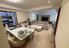 Foto 1 de Apartamento com 3 Quartos à venda, 165m² em Praia da Costa, Vila Velha