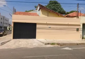 Foto 1 de Casa com 5 Quartos para alugar, 300m² em Centro, Teresina