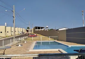 Foto 1 de Casa de Condomínio com 3 Quartos à venda, 89m² em Jardim Vitória, Cuiabá