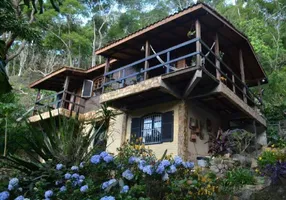 Foto 1 de Casa com 4 Quartos à venda, 260m² em Samambaia, Petrópolis