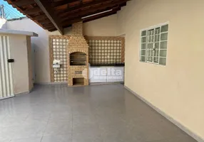 Foto 1 de Casa com 3 Quartos à venda, 170m² em Alto Umuarama, Uberlândia