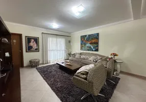 Foto 1 de Sobrado com 3 Quartos à venda, 380m² em Vila Pires, Santo André