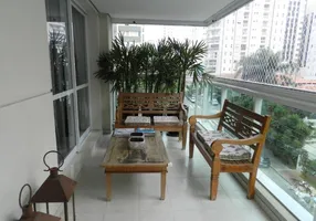 Foto 1 de Apartamento com 3 Quartos à venda, 160m² em Vila Uberabinha, São Paulo