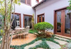 Foto 1 de Casa com 4 Quartos à venda, 400m² em Vila Castela , Nova Lima