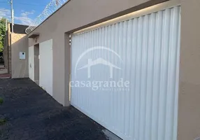 Foto 1 de Casa com 3 Quartos para alugar, 300m² em Daniel Fonseca, Uberlândia