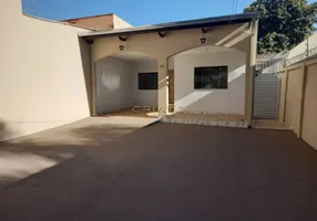 Foto 1 de Casa com 3 Quartos à venda, 150m² em Setor Central, Anápolis