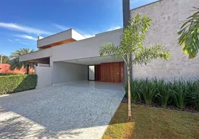 Foto 1 de Casa de Condomínio com 4 Quartos à venda, 248m² em Jardins Verona, Goiânia