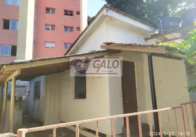 Foto 1 de Casa com 2 Quartos para alugar, 50m² em Água Verde, Curitiba