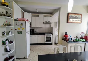 Foto 1 de Apartamento com 3 Quartos à venda, 71m² em Roçado, São José