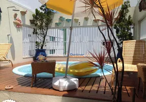 Foto 1 de Apartamento com 3 Quartos à venda, 390m² em Praia das Pitangueiras, Guarujá