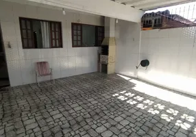 Foto 1 de Casa com 2 Quartos à venda, 60m² em Vila Loty, Itanhaém