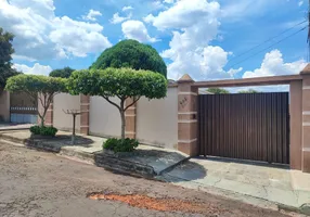 Foto 1 de Casa com 2 Quartos à venda, 117m² em Conjunto Flamingos, Arapongas