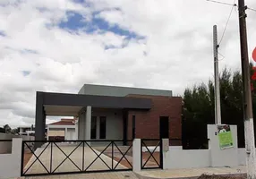 Foto 1 de Casa de Condomínio com 4 Quartos à venda, 195m² em , Cruz do Espírito Santo