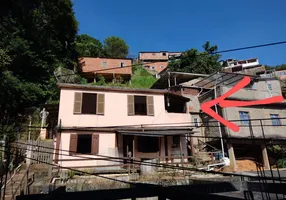 Foto 1 de Casa com 2 Quartos para alugar, 70m² em Samambaia, Petrópolis