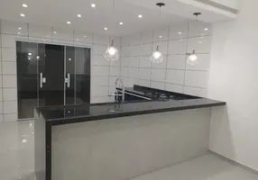 Foto 1 de Casa de Condomínio com 3 Quartos para alugar, 140m² em Vargem Pequena, Rio de Janeiro