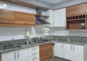 Foto 1 de Sobrado com 3 Quartos para alugar, 280m² em Pinheirinho, Santo André