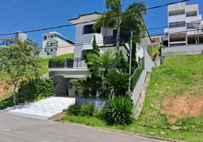 Foto 1 de Casa de Condomínio com 3 Quartos para alugar, 220m² em Lagoa, Macaé