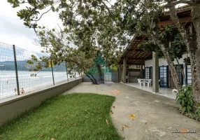 Foto 1 de Casa com 5 Quartos à venda, 239m² em Praia do Sapê, Ubatuba