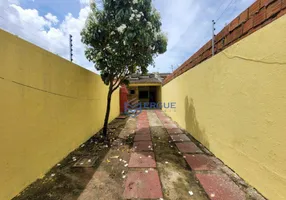 Foto 1 de Casa com 2 Quartos para alugar, 81m² em Conjunto Ceará, Fortaleza