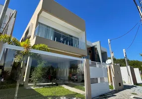 Foto 1 de Casa de Condomínio com 4 Quartos à venda, 200m² em Guaratiba, Rio de Janeiro