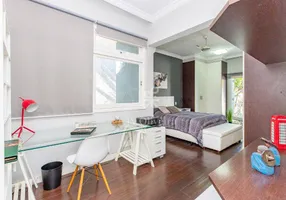 Foto 1 de Casa de Condomínio com 4 Quartos à venda, 250m² em Santo Amaro, São Paulo