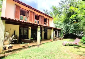 Foto 1 de Casa de Condomínio com 4 Quartos para venda ou aluguel, 325m² em Granja Viana, Carapicuíba
