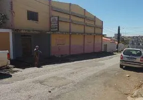 Foto 1 de Galpão/Depósito/Armazém para venda ou aluguel, 860m² em Santo André, Anápolis