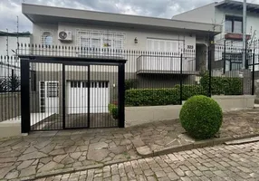 Foto 1 de Casa com 4 Quartos à venda, 252m² em Cinquentenário, Caxias do Sul