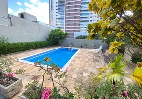 Foto 1 de Casa com 4 Quartos à venda, 406m² em Jardim Cuiabá, Cuiabá