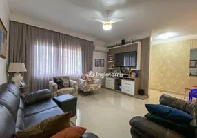 Foto 1 de Casa de Condomínio com 3 Quartos à venda, 180m² em Pinheiros, Londrina