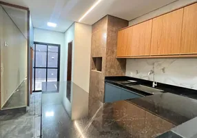 Foto 1 de Sobrado com 3 Quartos à venda, 150m² em Parque Oratorio, Santo André