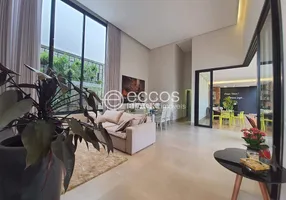 Foto 1 de Casa com 3 Quartos à venda, 206m² em Santa Mônica, Uberlândia