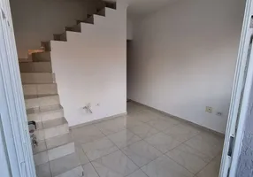Foto 1 de Casa de Condomínio com 2 Quartos para alugar, 50m² em Vila Santa Isabel, São Paulo