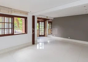 Foto 1 de Casa com 4 Quartos à venda, 330m² em Petrópolis, Porto Alegre