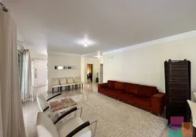 Foto 1 de Casa com 3 Quartos para alugar, 387m² em América, Joinville