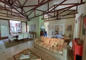 Foto 1 de Casa de Condomínio com 5 Quartos à venda, 350m² em Granja Viana, Cotia